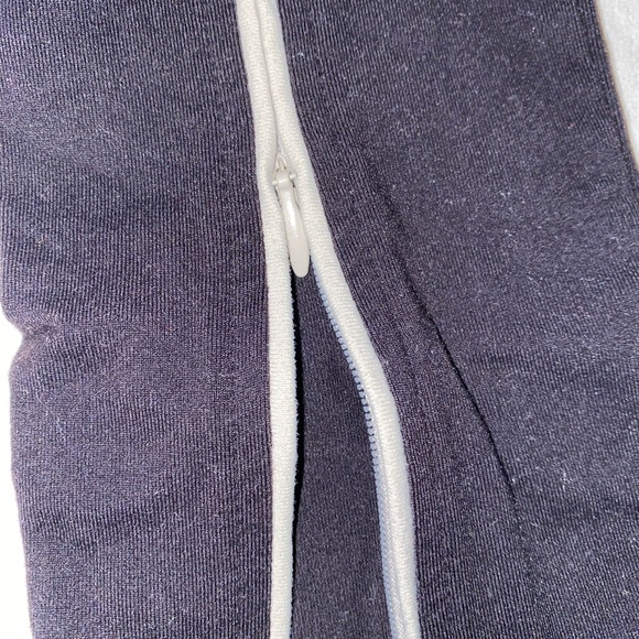 designer leggings - Picture 2 of 3